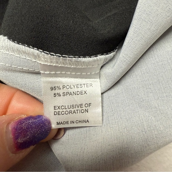 Floral Black and White Long Sleeve Top size small silver zipper front - Picture 3 of 10